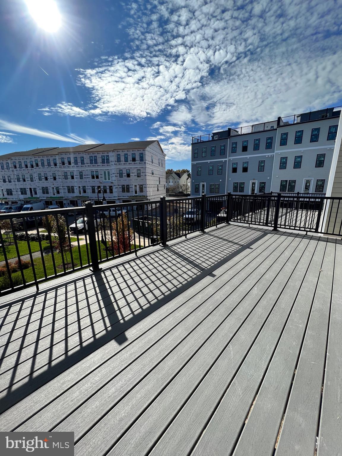 43421 Farringdon Square Ashburn, VA 20148 - Photo 14 of 45 Deck off the main floor