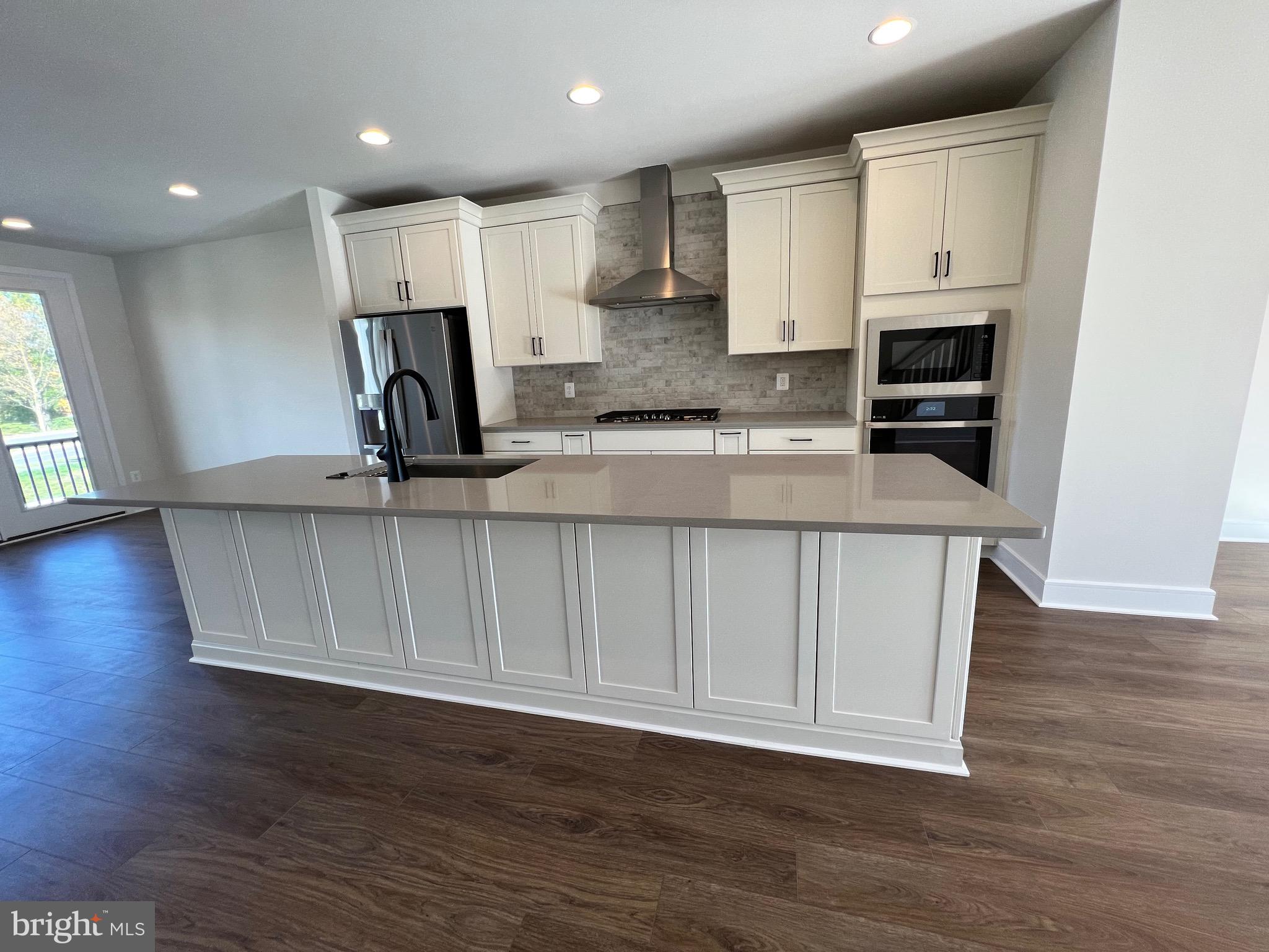 43421 Farringdon Square Ashburn, VA 20148 - Photo 16 of 45 Kitchen