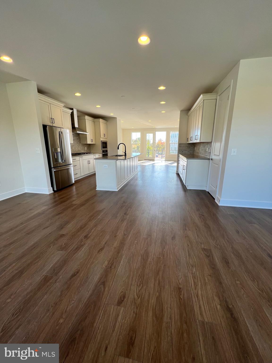 43421 Farringdon Square Ashburn, VA 20148 - Photo 18 of 45 Kitchen