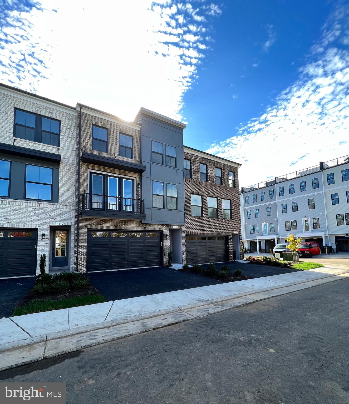 43421 Farringdon Square Ashburn, VA 20148 - Photo 3 of 45