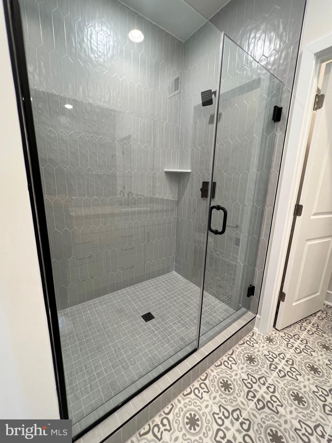 43421 Farringdon Square Ashburn, VA 20148 - Photo 33 of 45 Master Bathroom