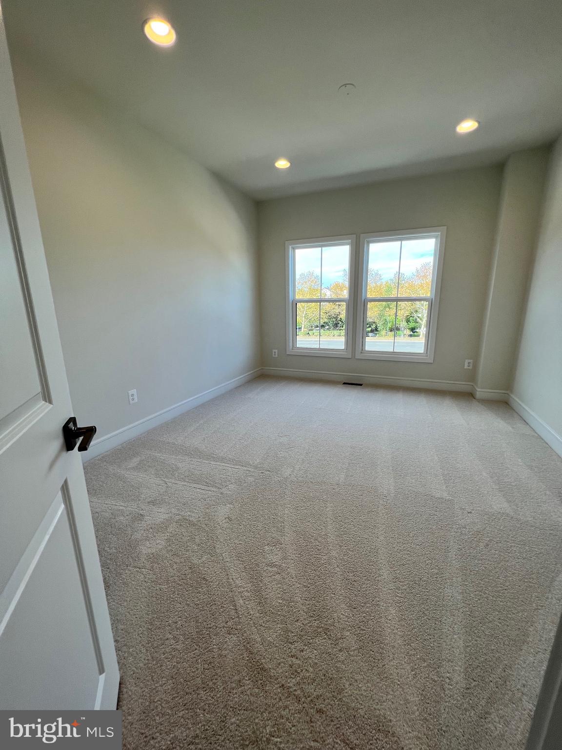 43421 Farringdon Square Ashburn, VA 20148 - Photo 36 of 45 2nd Bedroom
