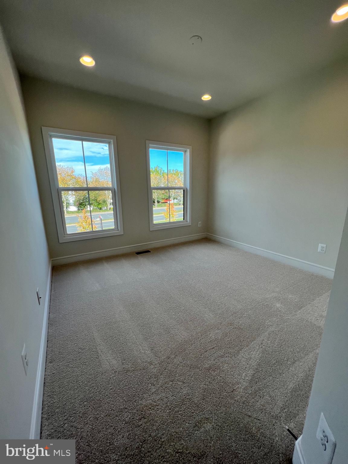 43421 Farringdon Square Ashburn, VA 20148 - Photo 39 of 45 Bedroom