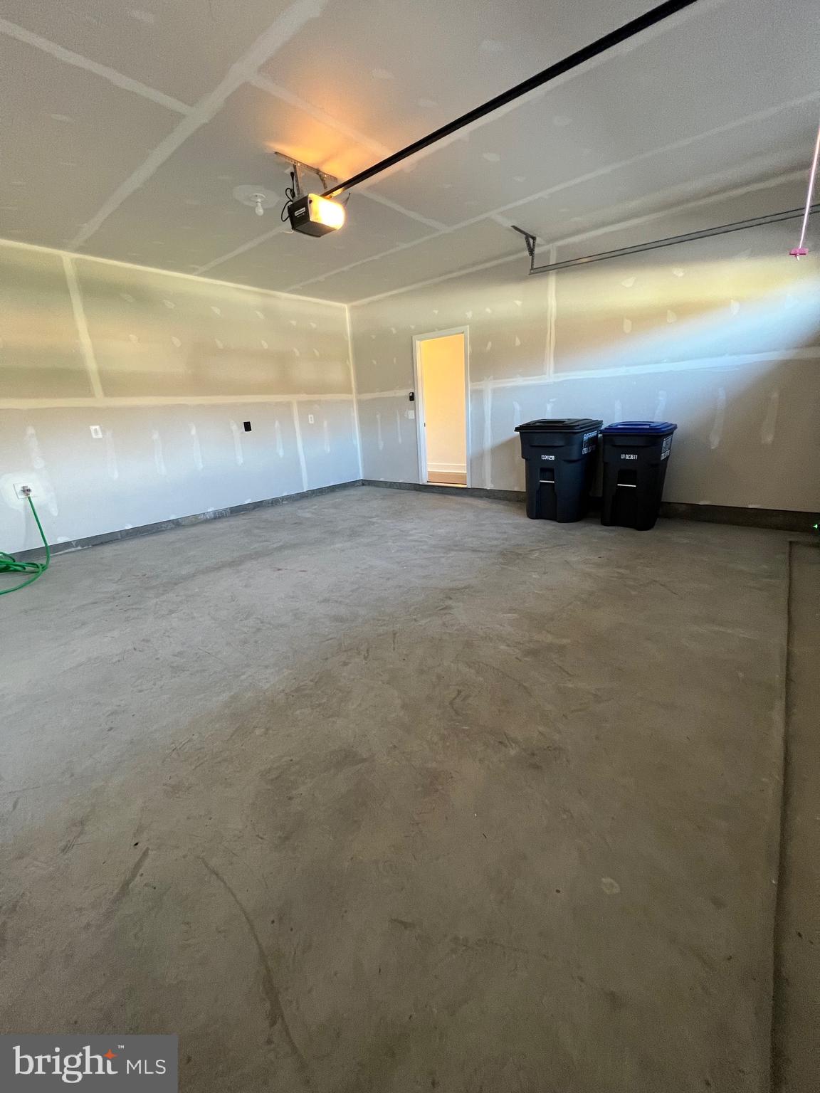 43421 Farringdon Square Ashburn, VA 20148 - Photo 6 of 45 Two Car Garage