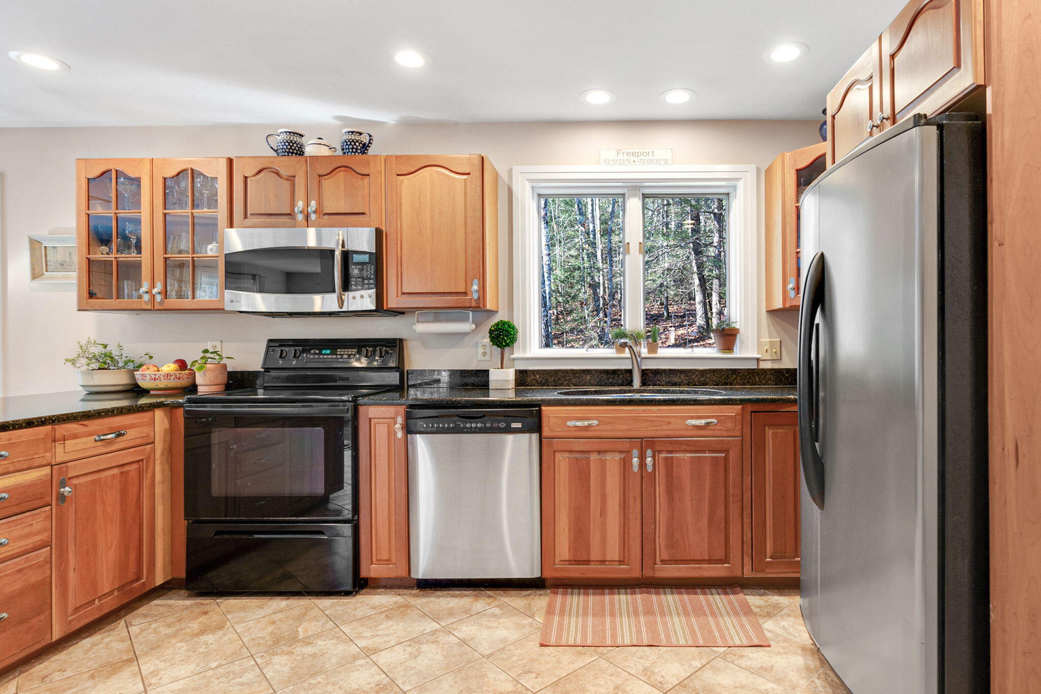 32 Bristol Road Freeport, ME 04032 - Photo 4 of 56 32Bristol-21