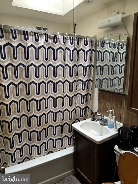 104 Rhodes Avenue Collingdale, PA 19023 - Photo 5 of 12 Bathroom