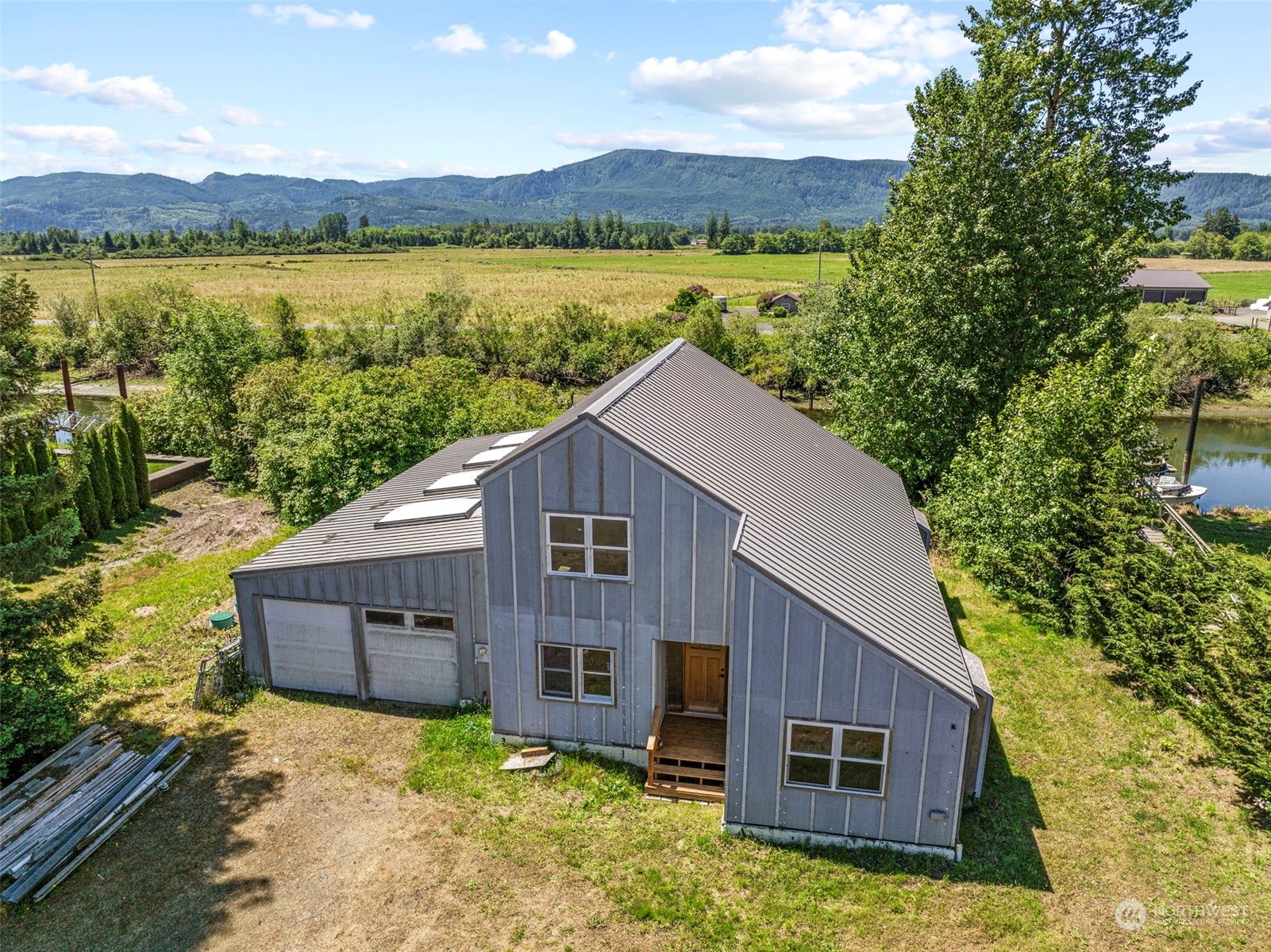 377 East Little Island Road Cathlamet, WA 98612 - Photo 1 of 29 Gallery Image 1