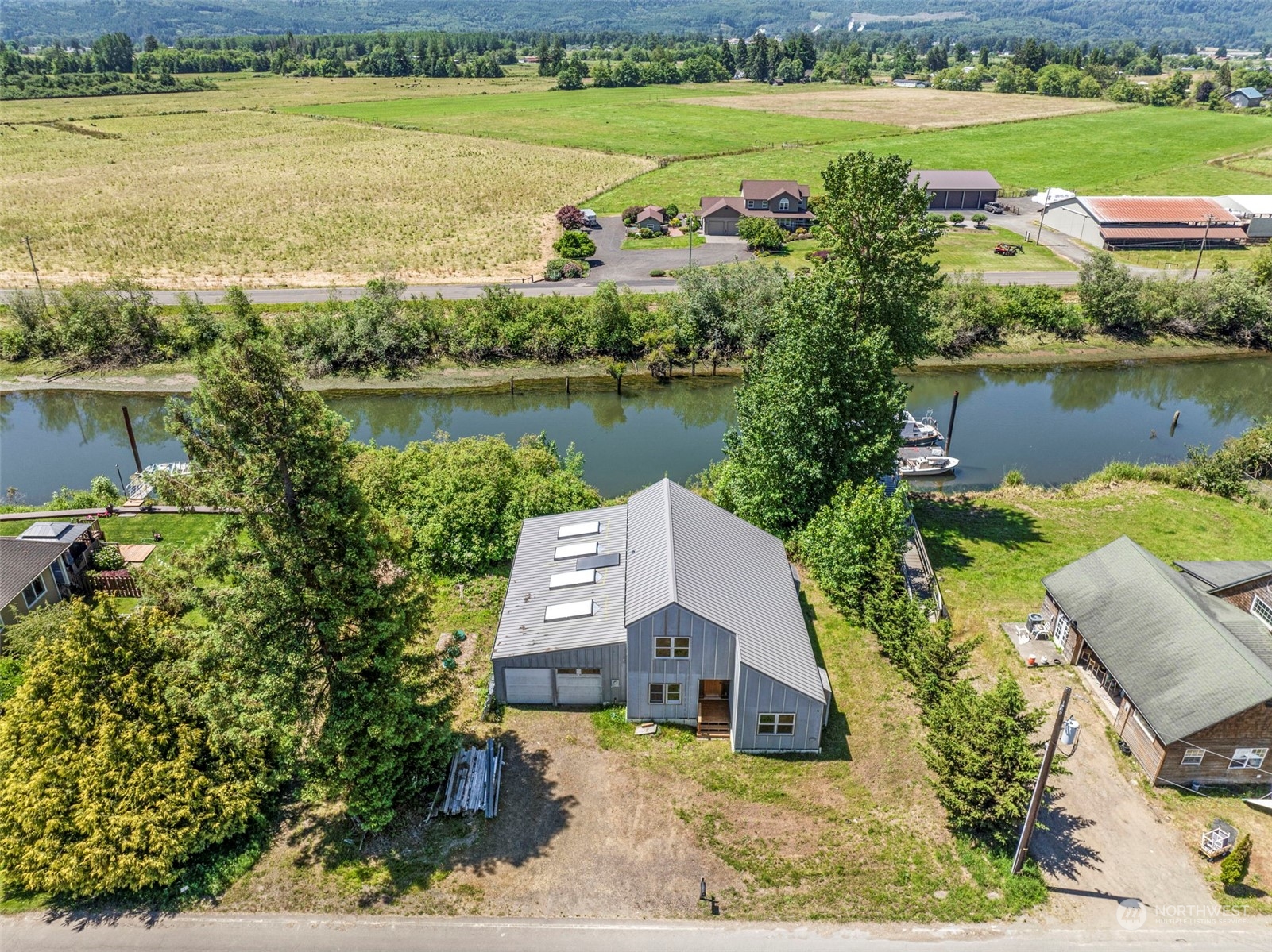 377 East Little Island Road Cathlamet, WA 98612 - Photo 3 of 29 Gallery Image 3
