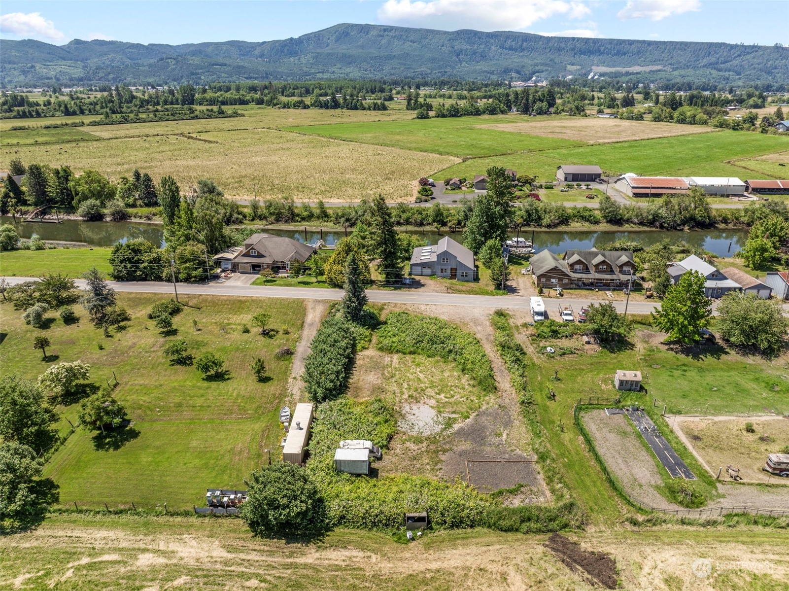377 East Little Island Road Cathlamet, WA 98612 - Photo 5 of 29 Gallery Image 5