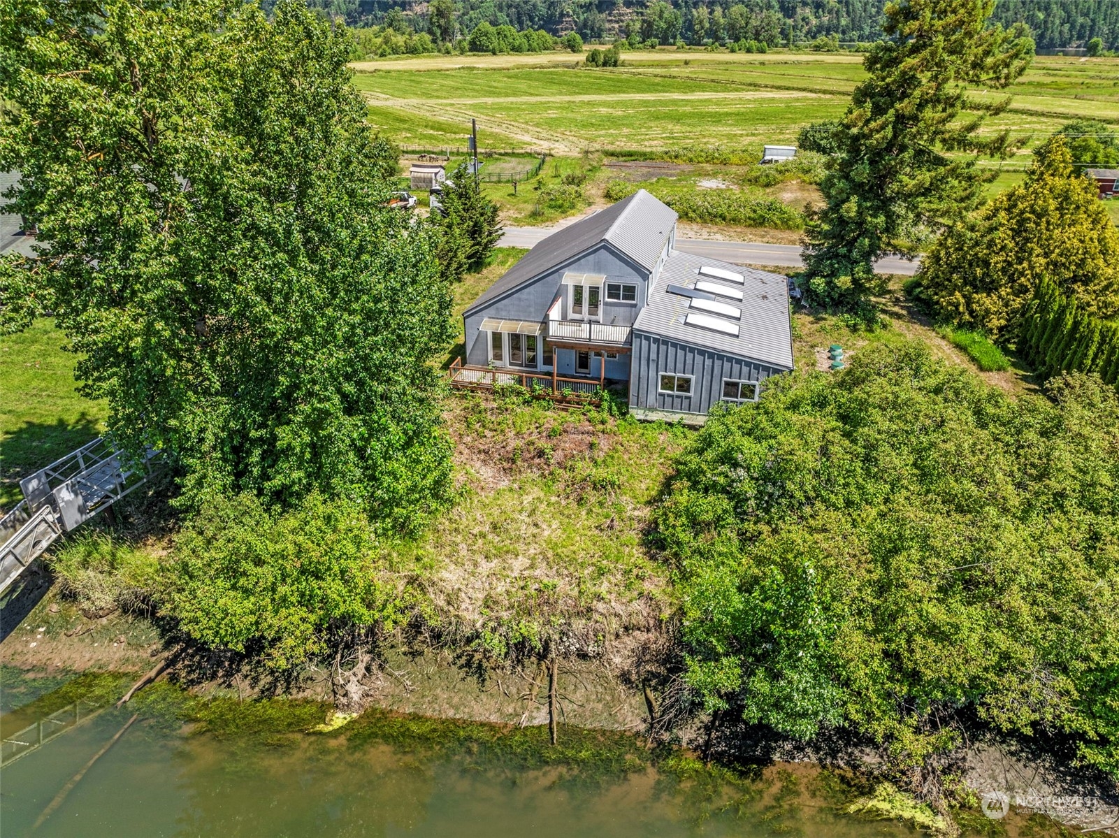 377 East Little Island Road Cathlamet, WA 98612 - Photo 8 of 29 Gallery Image 8