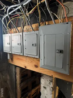 $450,000 | 1712 Yale Avenue, Unit A, Richmond Heights, MO 63117