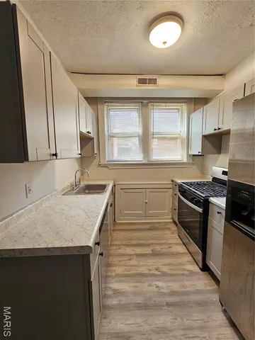 $450,000 | 1712 Yale Avenue, Unit A, Richmond Heights, MO 63117