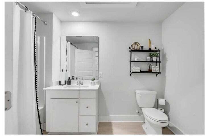 1512 Martel St Mount Mount Pleasant, SC 29464 - Photo 5 of 16 ground floor bathroom