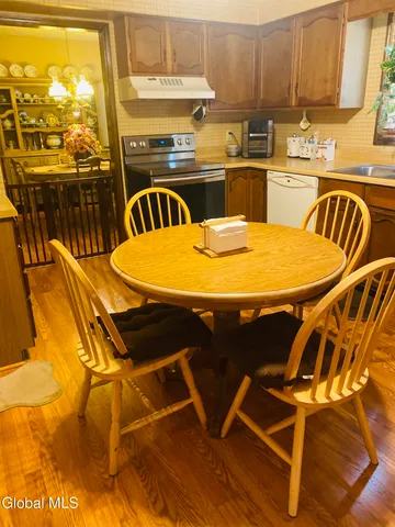 $399,000 | 606 Tedesco Court, Guilderland, NY 12303