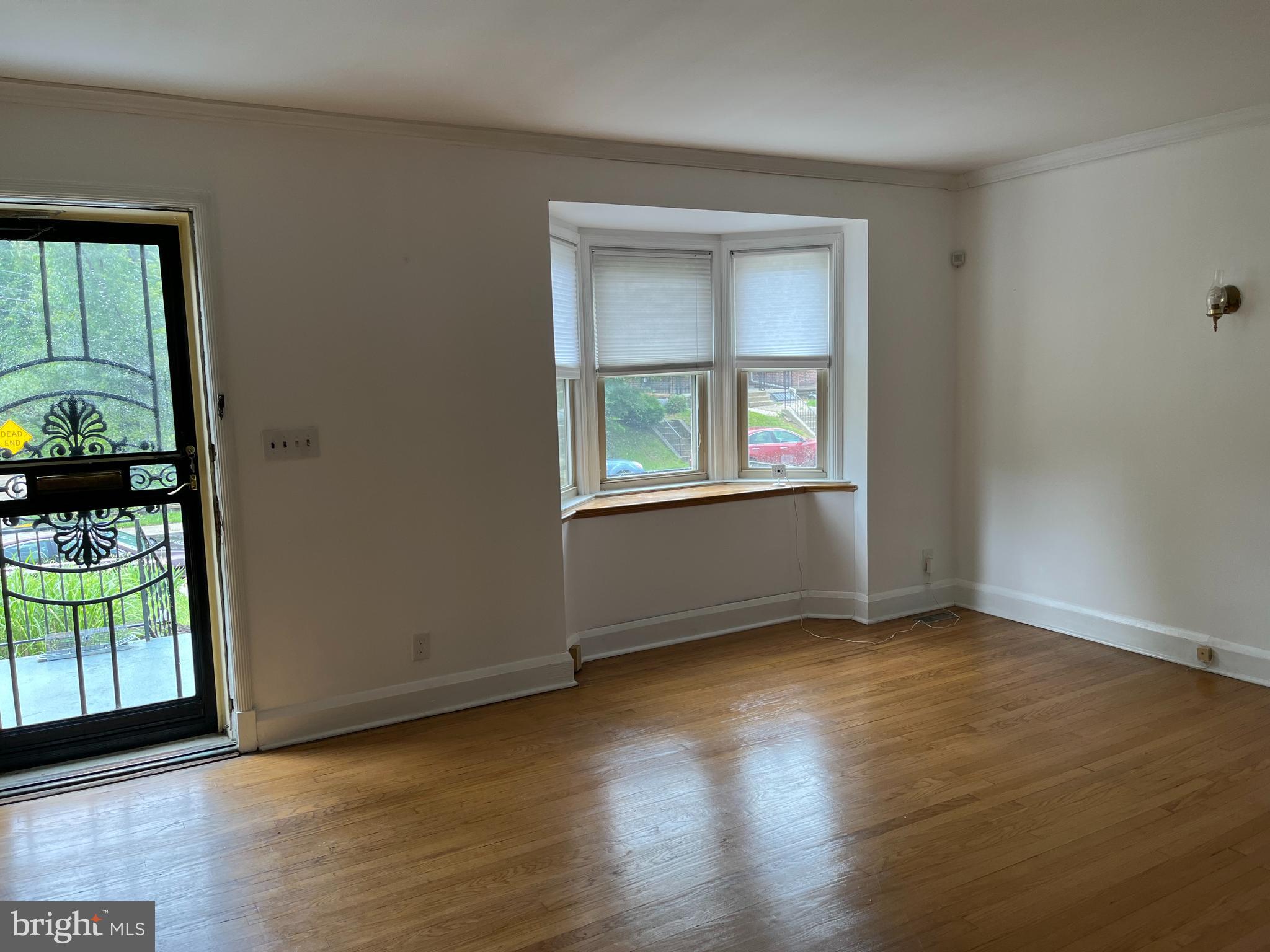 1503 Ralworth Road Baltimore, MD 21218 - Photo 2 of 28 Main Floor Living Room