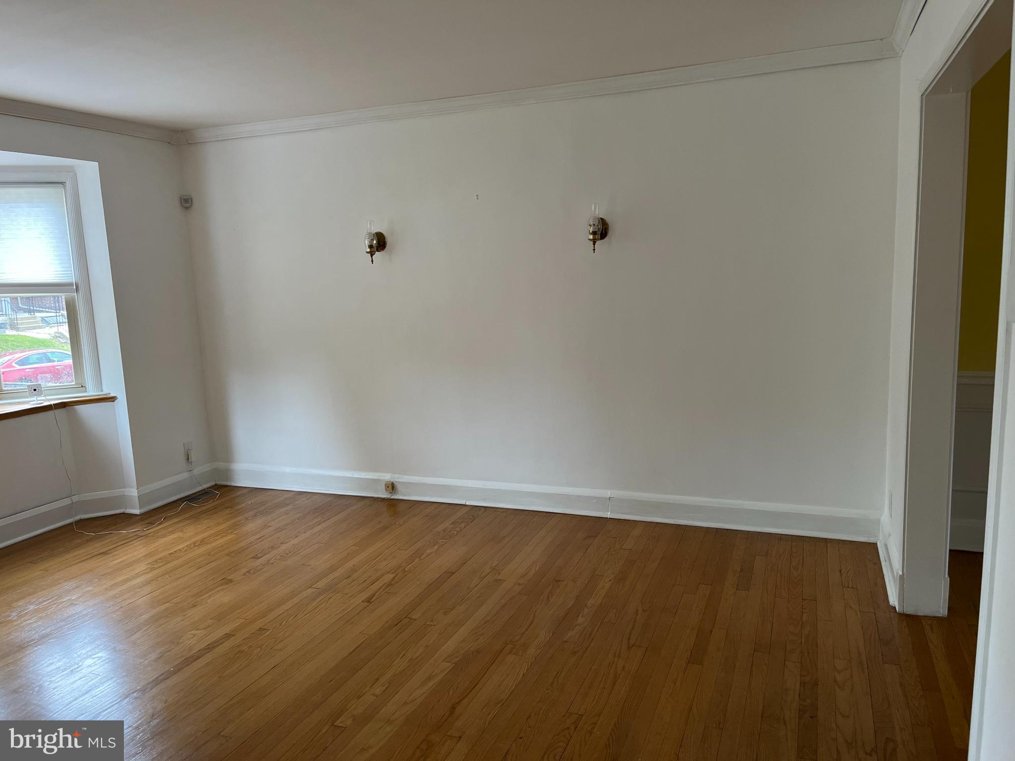 1503 Ralworth Road Baltimore, MD 21218 - Photo 3 of 28 Main Floor Living Room