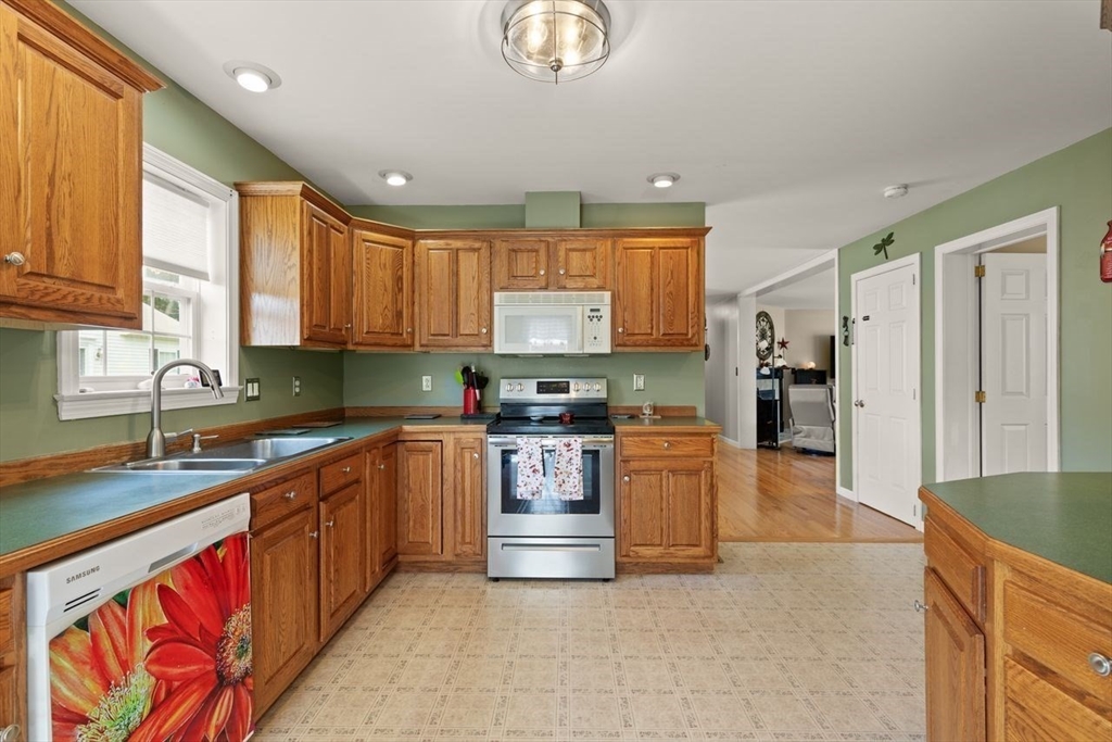 14 Mountain Ash Road, Unit 14 East Bridgewater, MA 02333 - Photo 2 of 26