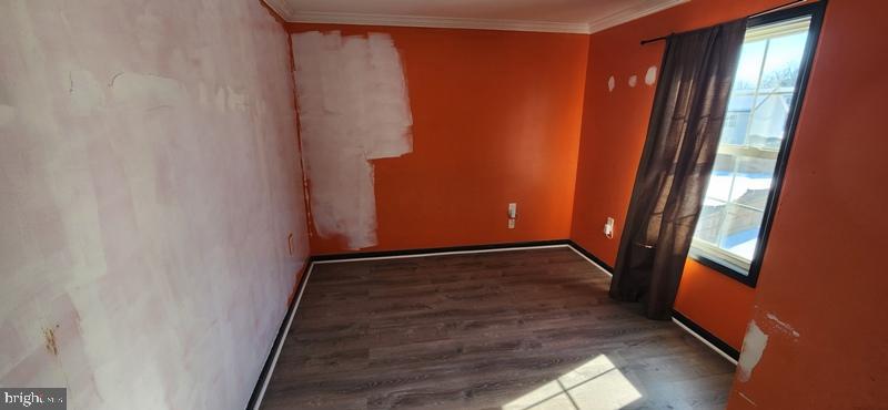 351 Thumper Drive Ranson, WV 25438 - Photo 18 of 44 a view of an empty room and window