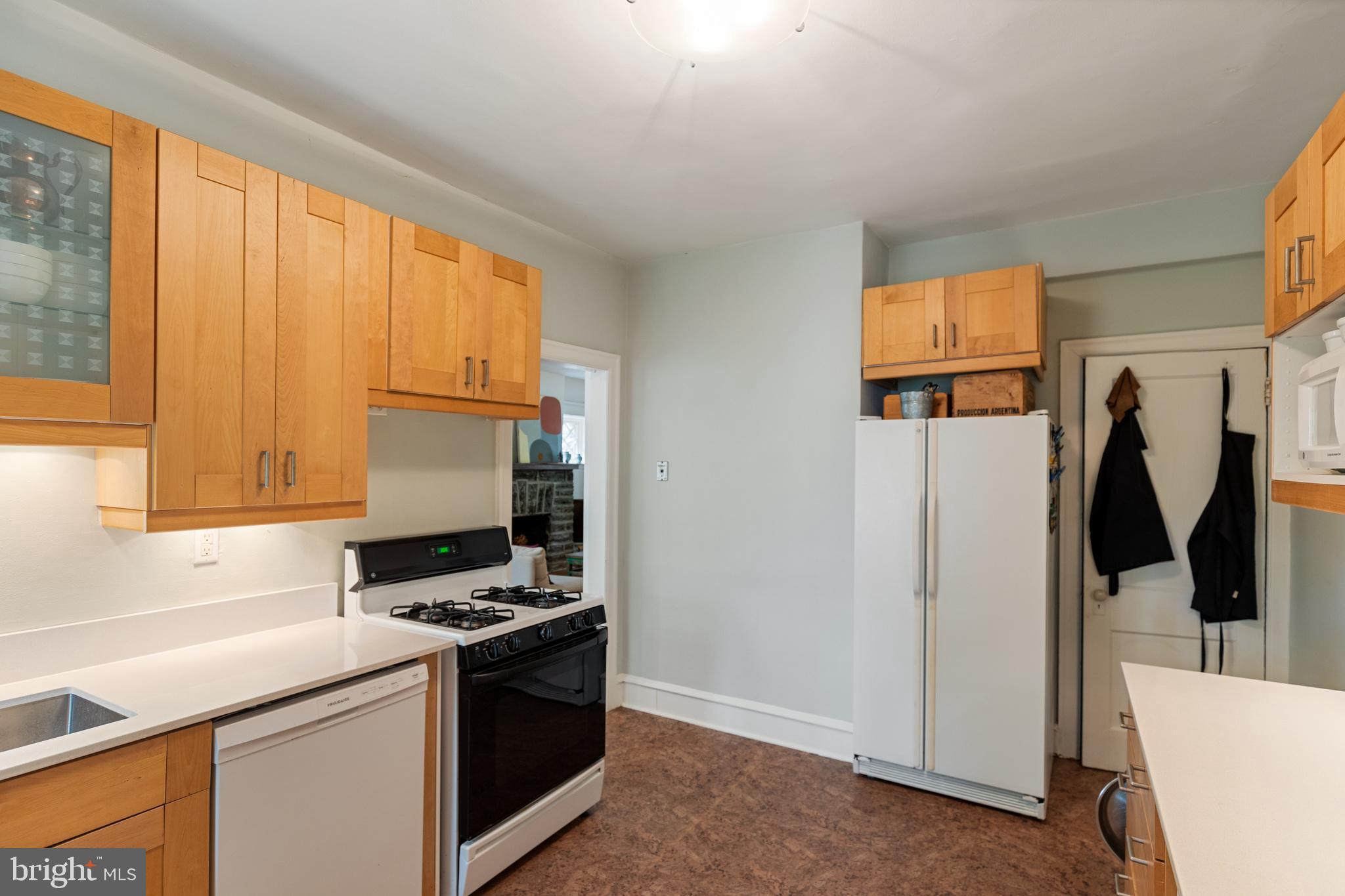 7132 Cresheim Road Philadelphia, PA 19119 - Photo 9 of 25