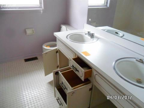 6545 Kings Pointe Road Grand Blanc, MI 48439 - Photo 14 of 19 20229884-13.JPG