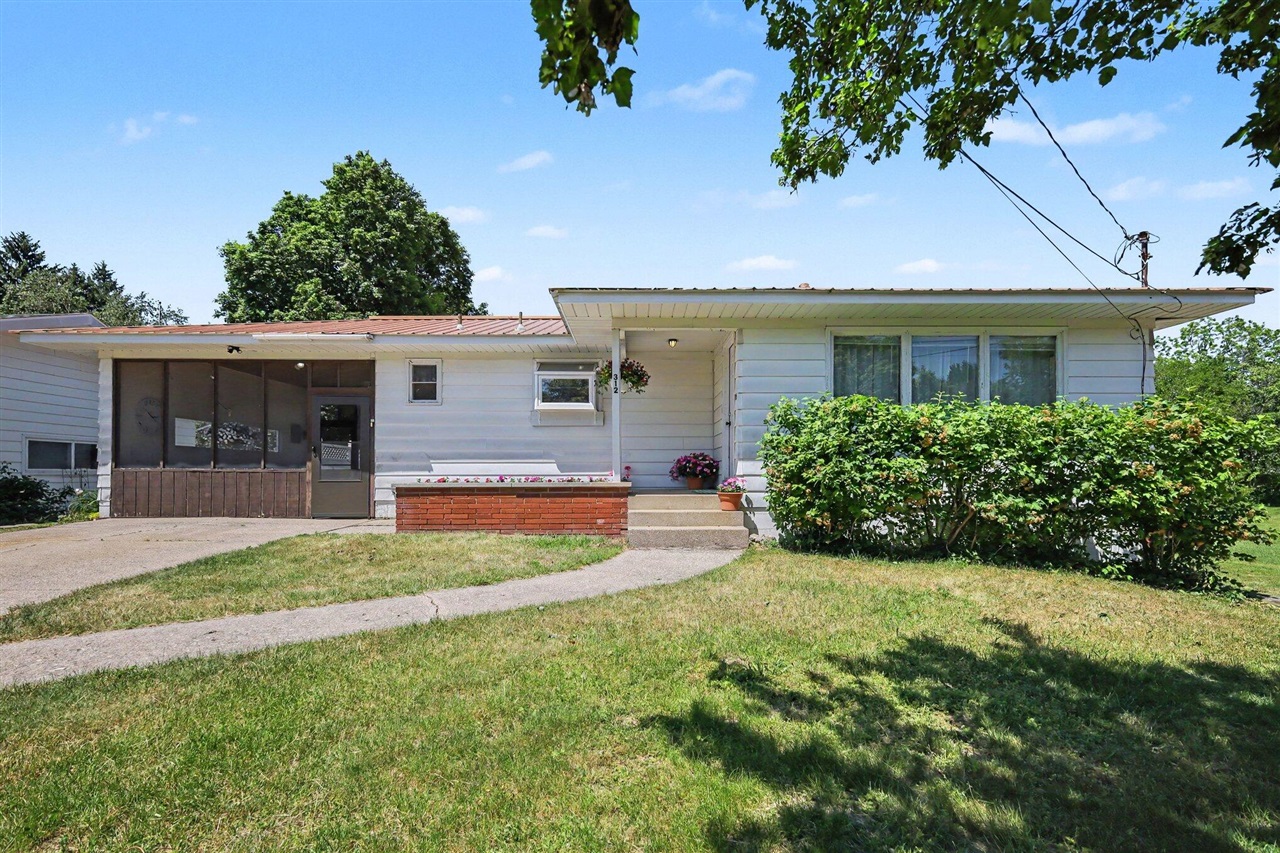 312 Cedar Street Wayland, MI 49348 - Photo 2 of 35