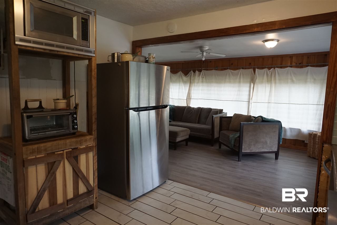 307 Weinacker Avenue Mobile, AL 36604 - Photo 10 of 26 Kitchen to Living