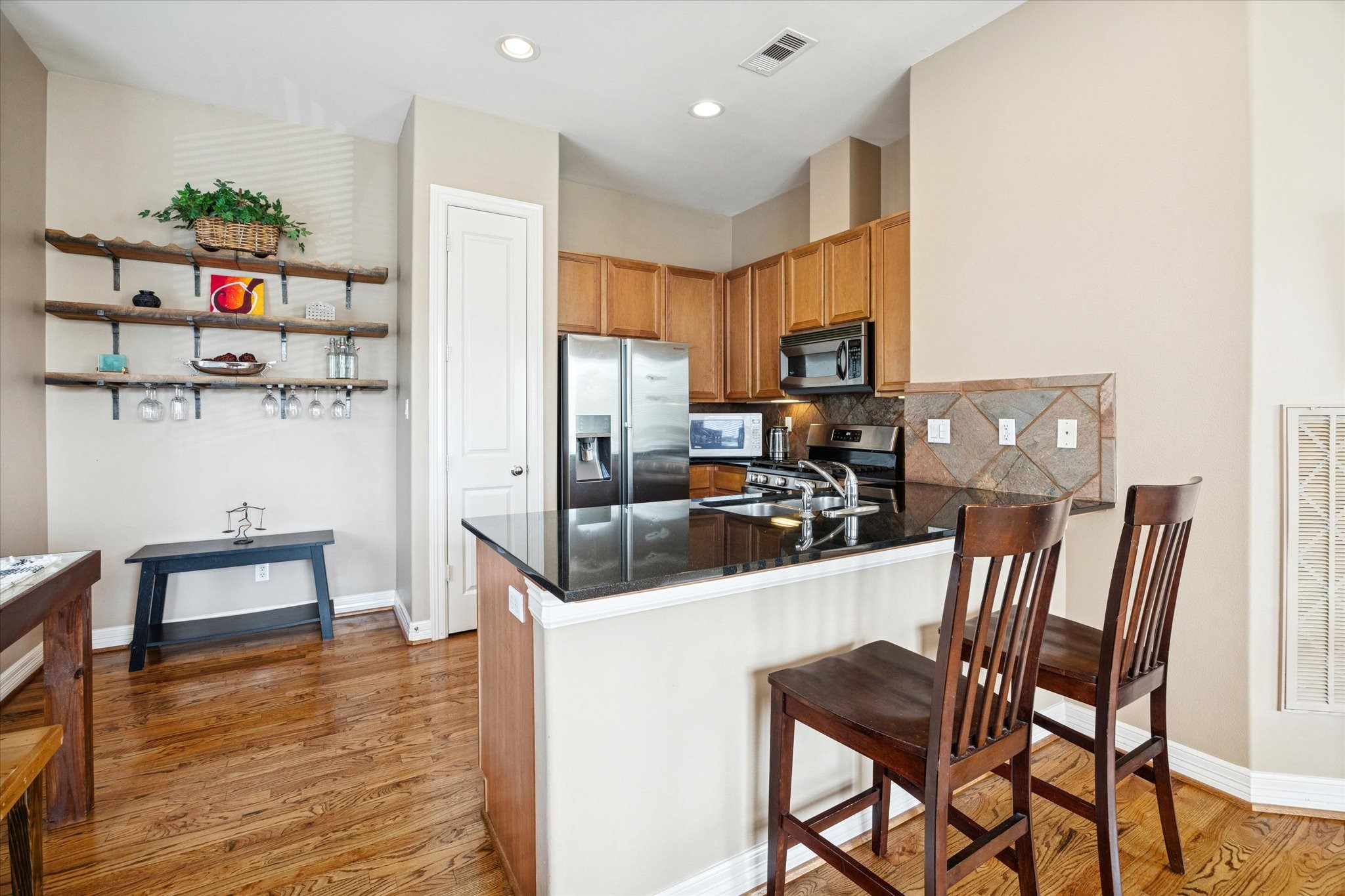 3878 Center Street Houston, TX 77007 - Photo 15 of 25