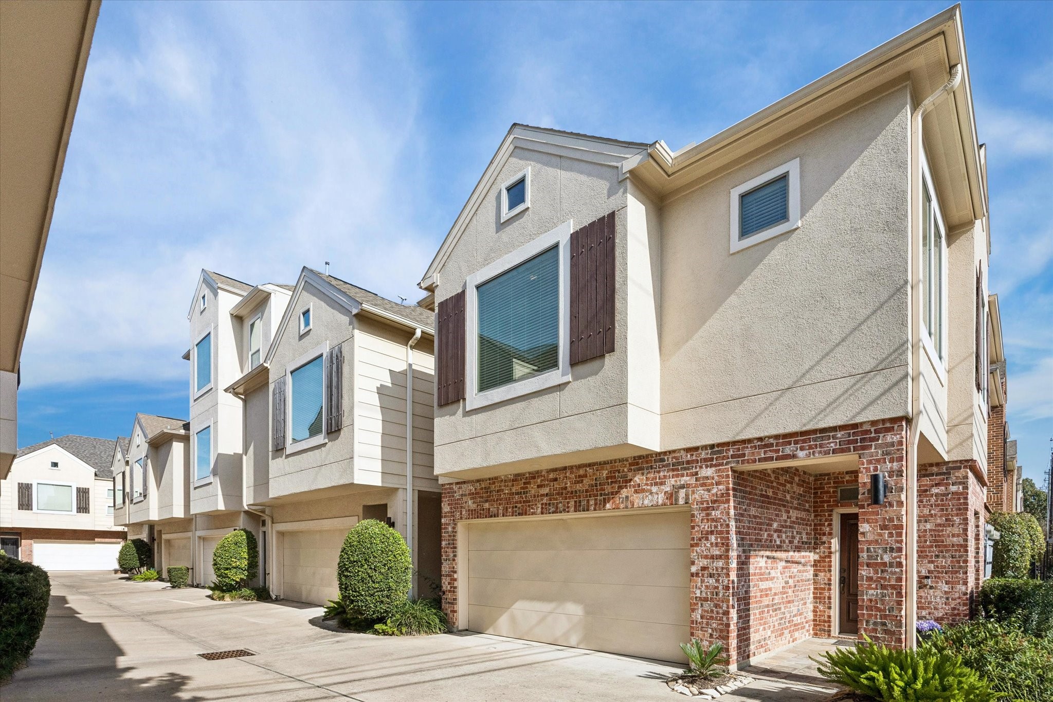 3878 Center Street Houston, TX 77007 - Photo 2 of 25