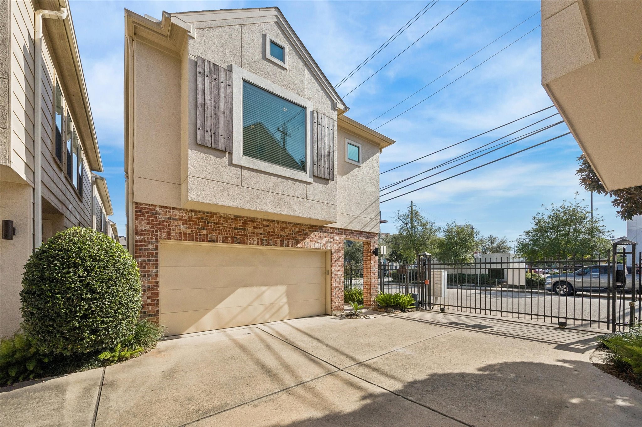 3878 Center Street Houston, TX 77007 - Photo 4 of 25