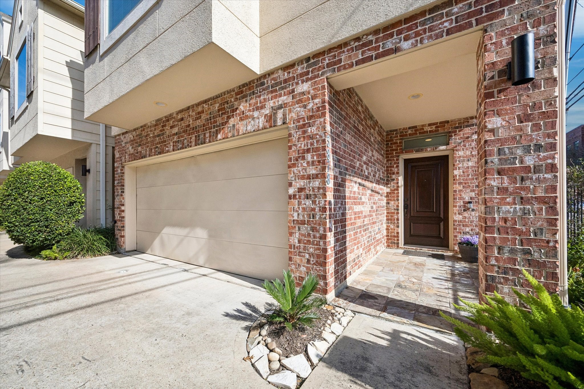 3878 Center Street Houston, TX 77007 - Photo 6 of 25