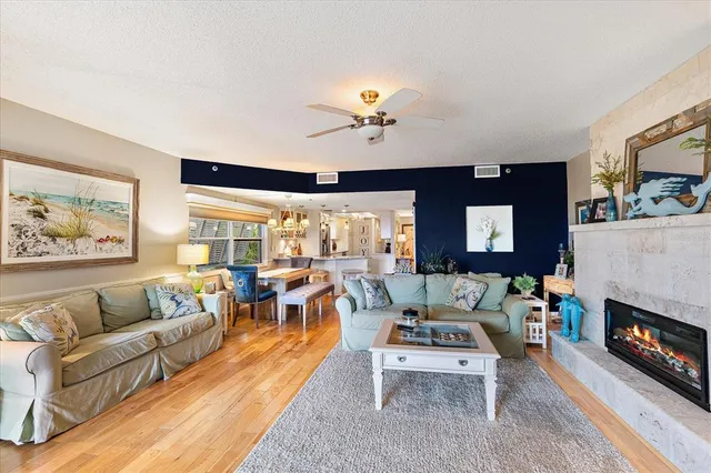 $9,000 | 5621 Gulf Of Mexico Drive, Unit 103, Longboat Key, FL 34228