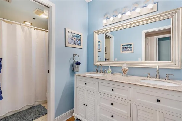 $5,500 | 5621 Gulf Of Mexico Drive, Unit 103, Longboat Key, FL 34228