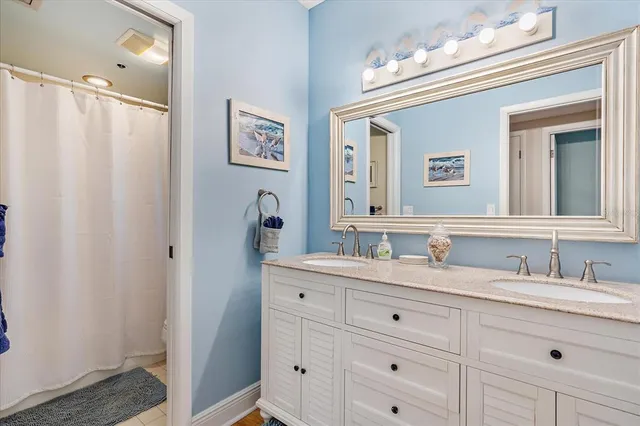 $9,000 | 5621 Gulf Of Mexico Drive, Unit 103, Longboat Key, FL 34228