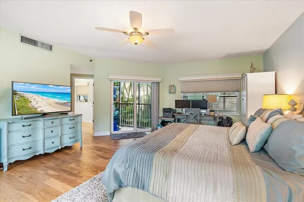 $5,500 | 5621 Gulf Of Mexico Drive, Unit 103, Longboat Key, FL 34228