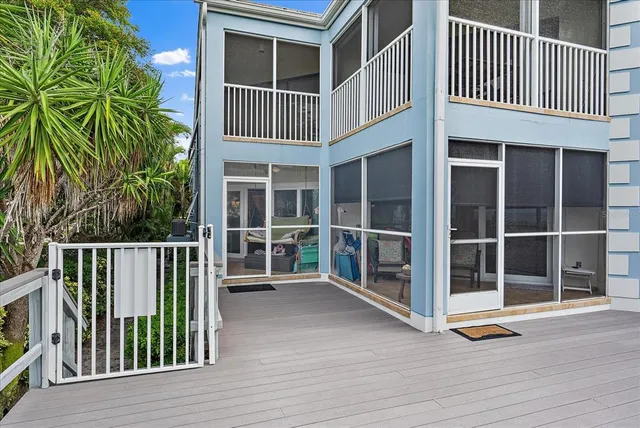 $9,000 | 5621 Gulf Of Mexico Drive, Unit 103, Longboat Key, FL 34228