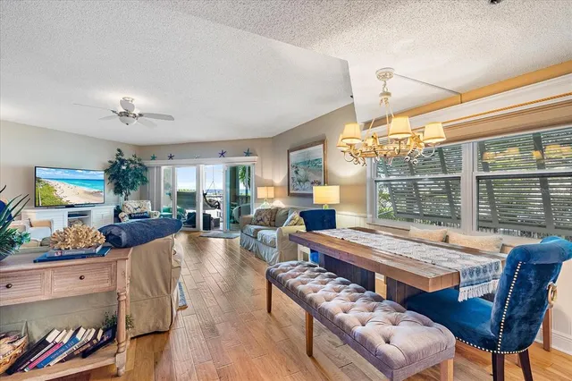 $9,000 | 5621 Gulf Of Mexico Drive, Unit 103, Longboat Key, FL 34228