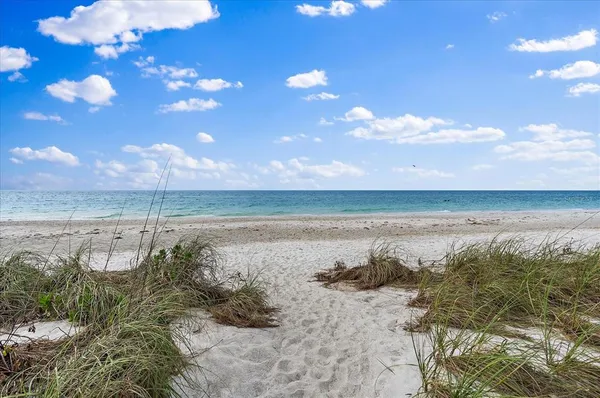 $5,500 | 5621 Gulf Of Mexico Drive, Unit 103, Longboat Key, FL 34228