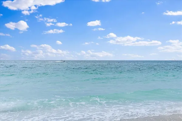 $5,500 | 5621 Gulf Of Mexico Drive, Unit 103, Longboat Key, FL 34228