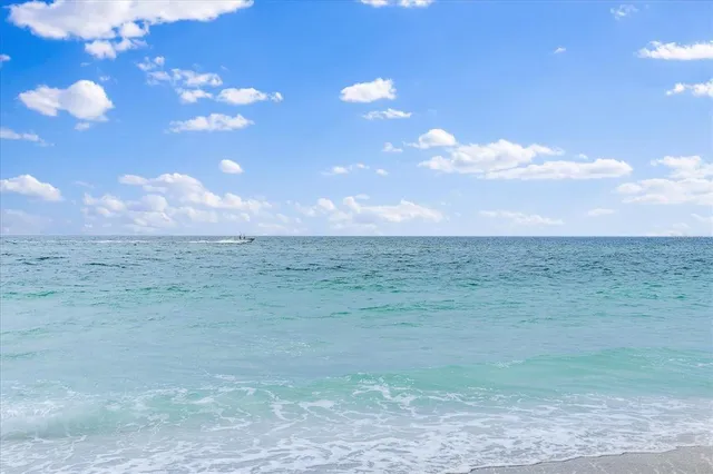 $9,000 | 5621 Gulf Of Mexico Drive, Unit 103, Longboat Key, FL 34228