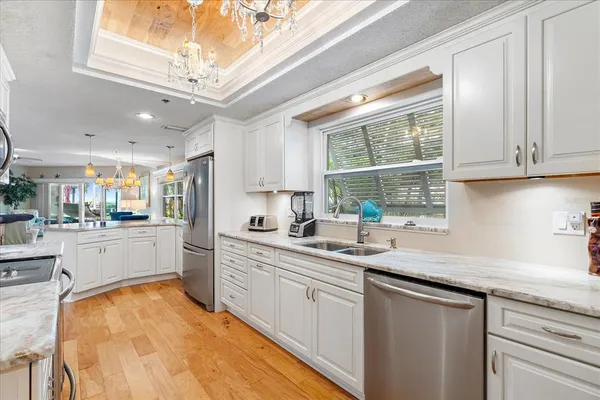 $5,500 | 5621 Gulf Of Mexico Drive, Unit 103, Longboat Key, FL 34228