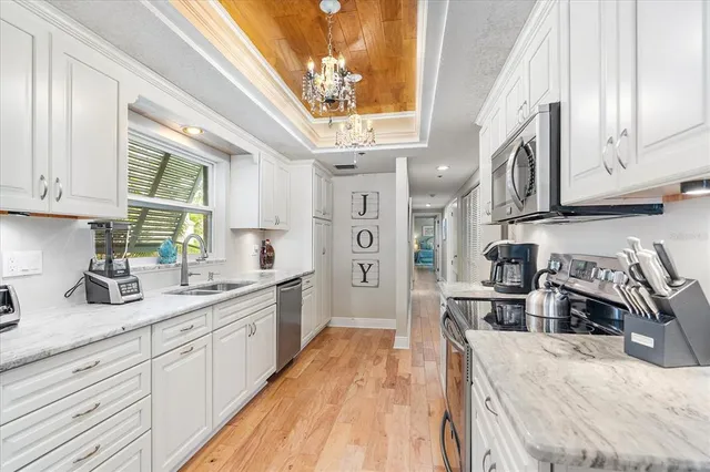 $9,000 | 5621 Gulf Of Mexico Drive, Unit 103, Longboat Key, FL 34228