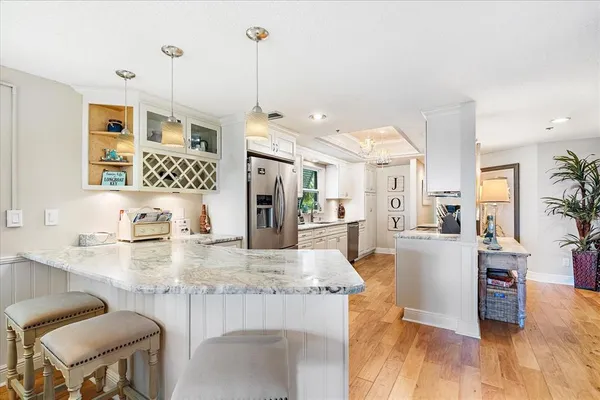 $5,500 | 5621 Gulf Of Mexico Drive, Unit 103, Longboat Key, FL 34228