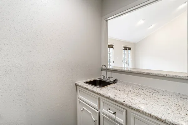 $3,495 | 4710 Post Oak Timber Drive, Houston, TX 77056
