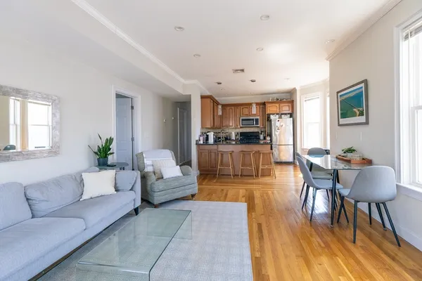 $6,000 | 740 East 3rd Street, Unit 3, Boston, MA 02127