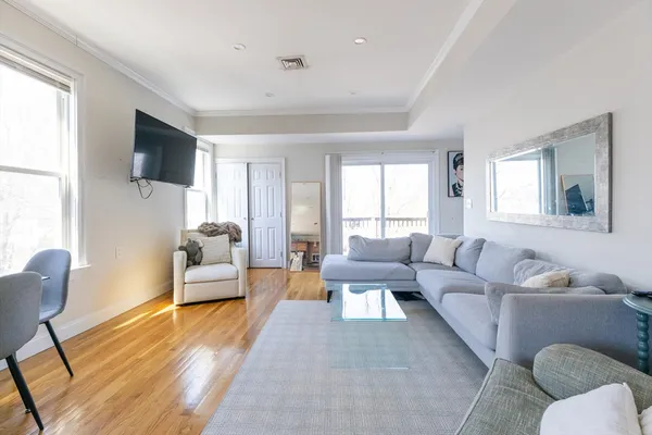 $6,000 | 740 East 3rd Street, Unit 3, Boston, MA 02127