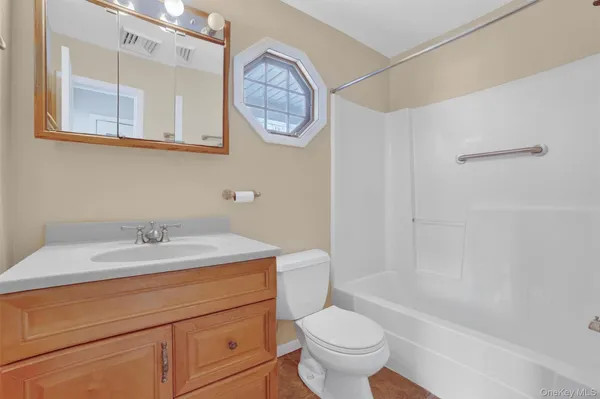 $300,000 | 97 Sunfish Landing, Mohegan Lake, NY 10547