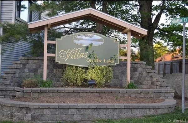 $300,000 | 97 Sunfish Landing, Mohegan Lake, NY 10547