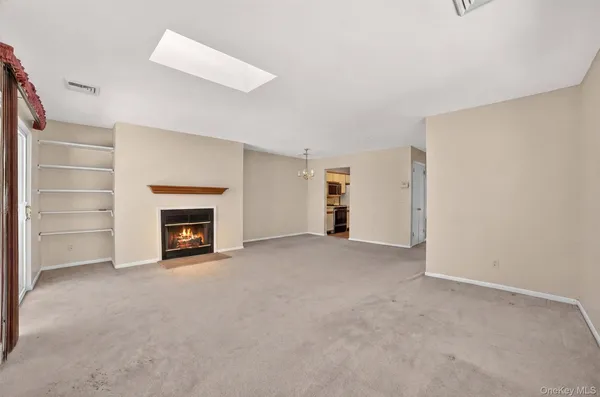 $300,000 | 97 Sunfish Landing, Mohegan Lake, NY 10547