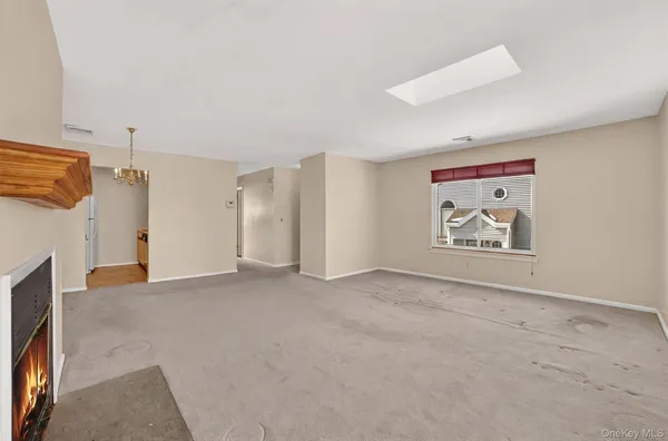 $300,000 | 97 Sunfish Landing, Mohegan Lake, NY 10547