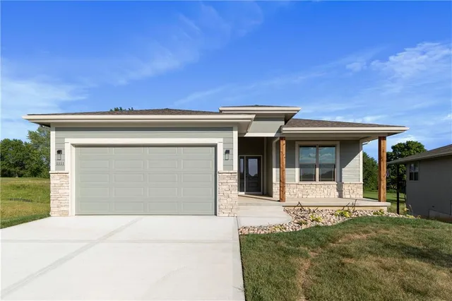 $435,000 | 1111 Old Time Drive, Excelsior Springs, MO 64024